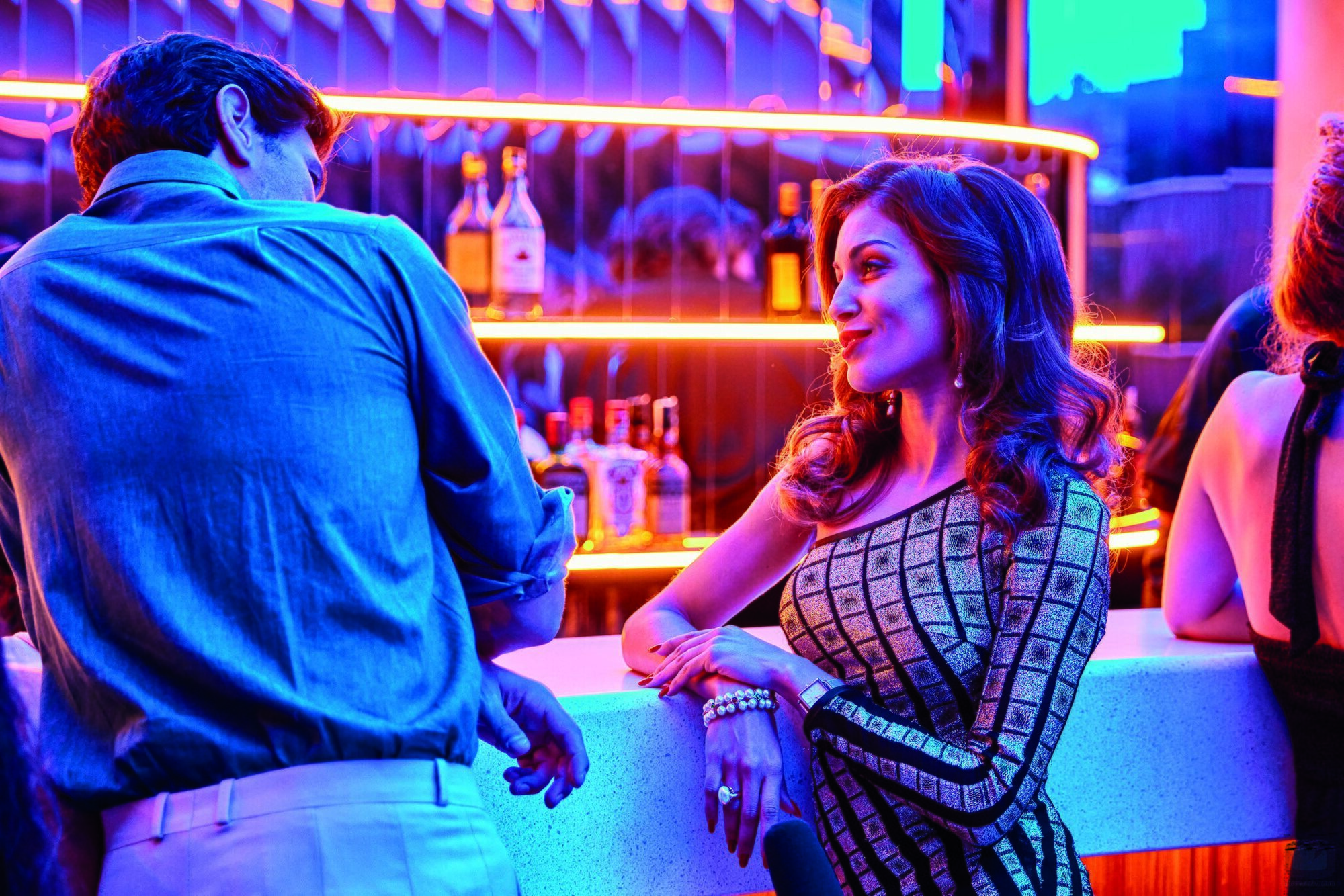 Hiba Abouk en el 1x04 de 'Eva & Nicole'