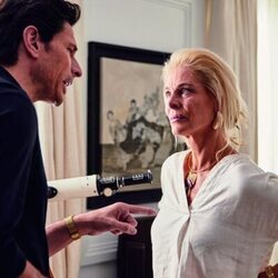 Belén Rueda y Andrés Velencoso en la temporada 1 y el capítulo 04 de 'Eva & Nicole'