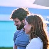 Hiba Abouk y Oliver Ruano en el 1x04 de 'Eva y Nicole'