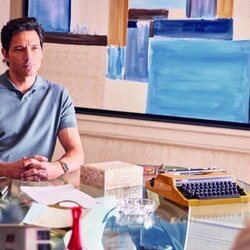 Andrés Velencoso en el 1x04 de 'Eva y Nicole'