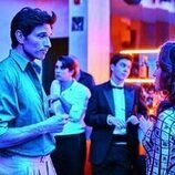 Andrés Velencoso en Capítulo 4 titulado 'Bala perdida' de 'Eva & Nicole'