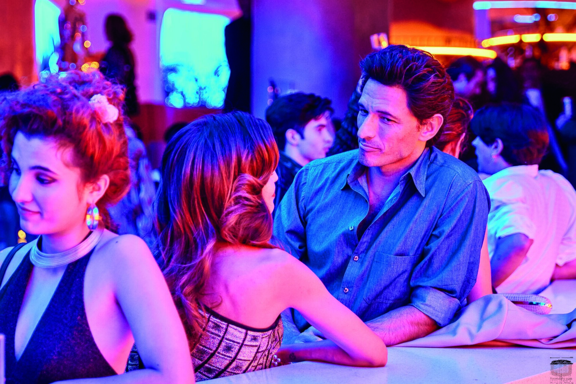 Andrés Velencoso en el 1x04 de 'Eva & Nicole'