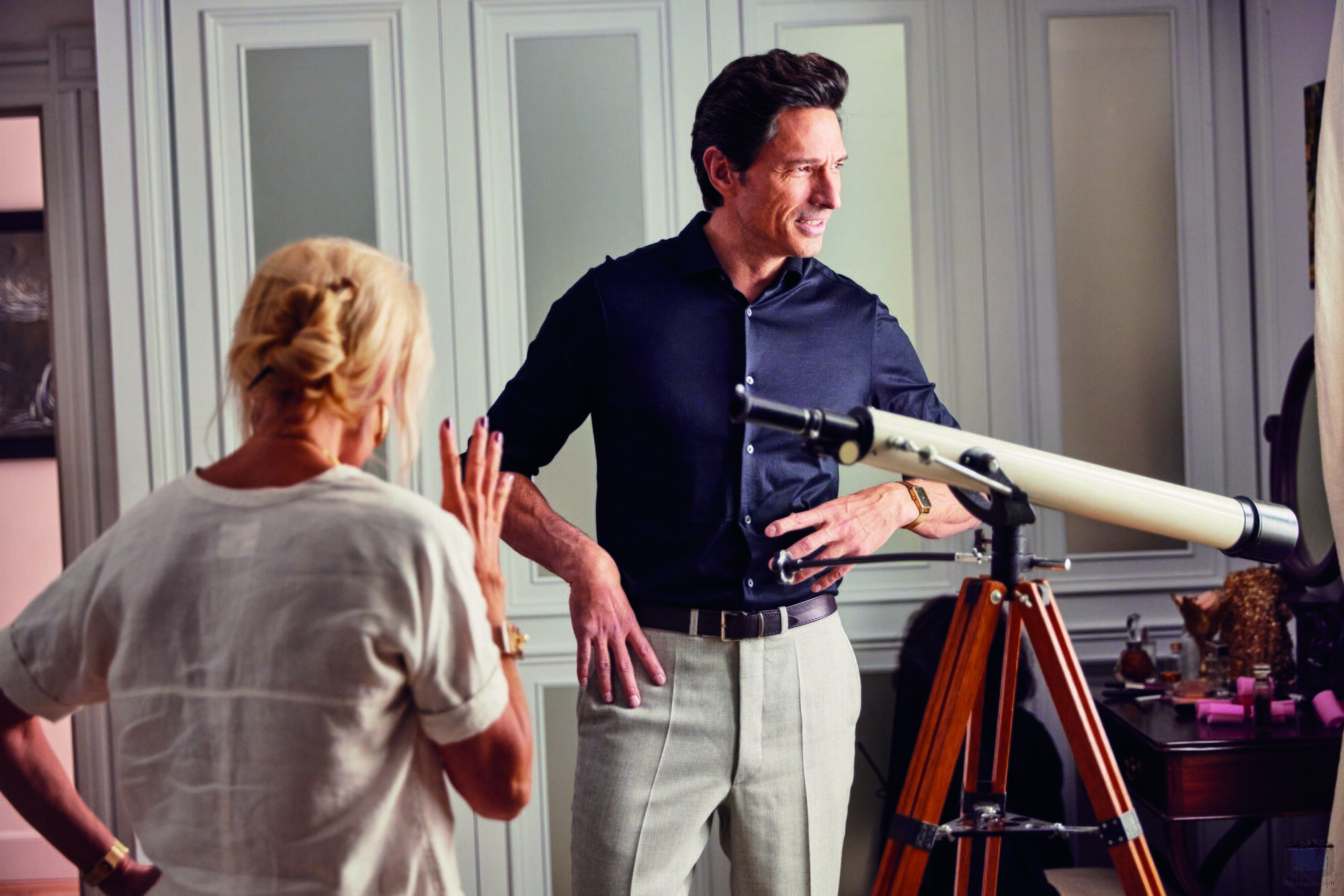 Still de Andrés Velencoso en el 1x04 de 'Eva y Nicole'