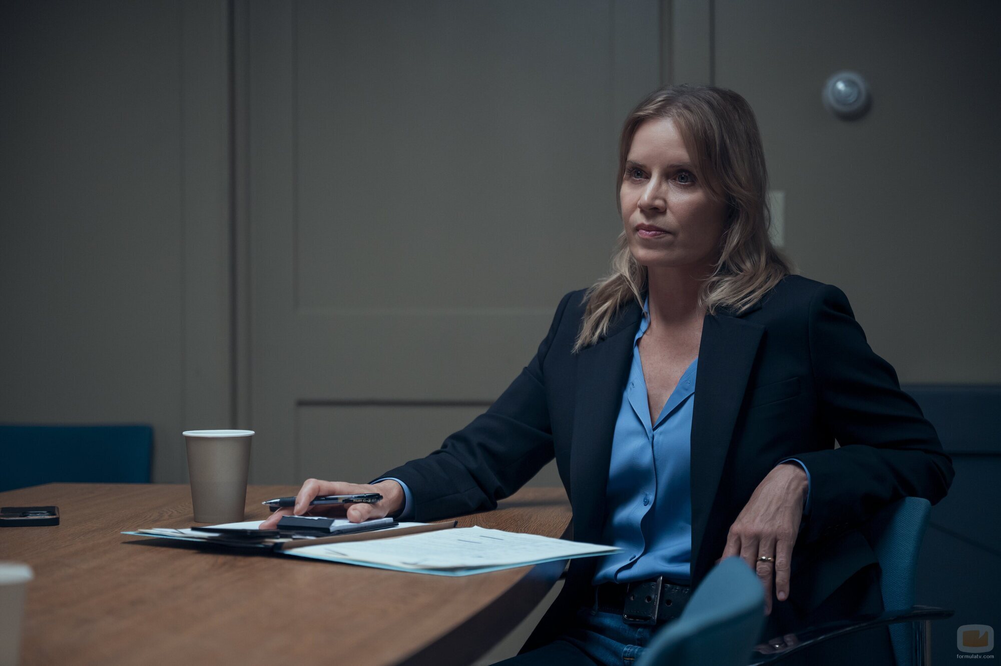 Kim Dickens en 1x01 titulado 'Es mi hermana' de 'La mejor hermana'