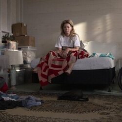 Elizabeth Banks en el 1x06 de 'The Better Sister'