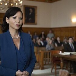 Gloria Reuben en el 1x06 de 'The Better Sister'