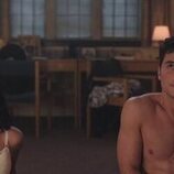 Wally Baram y Benito Skinner en Capítulo 1 titulado 'Suerte' de 'Impostura'