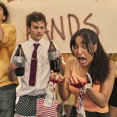 Wally Baram en el 1x03 de 'Overcompensating'