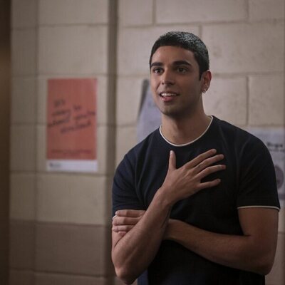 Rish Shah en el 1x03 de 'Overcompensating'