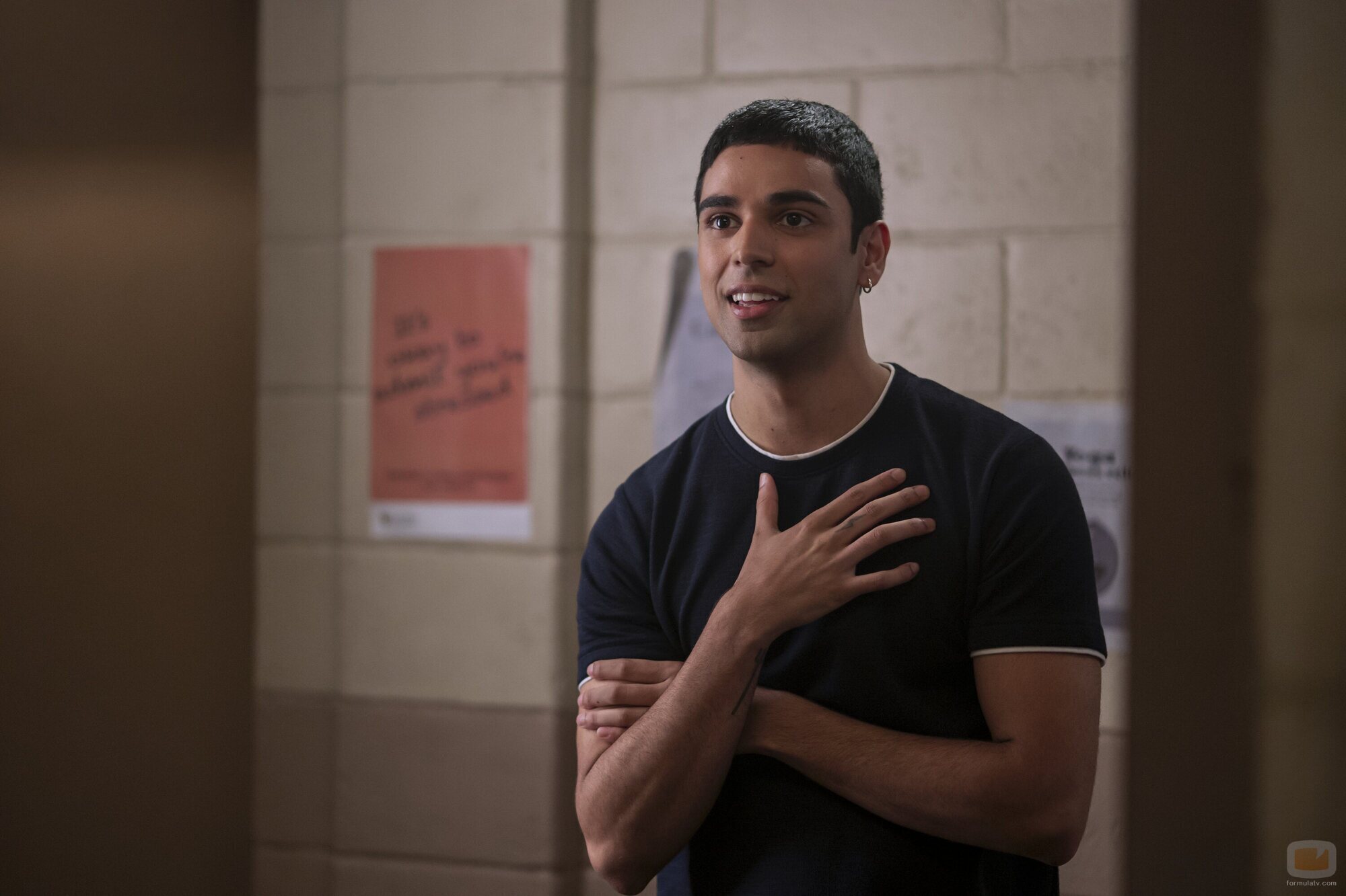 Rish Shah en el 1x03 de 'Overcompensating'