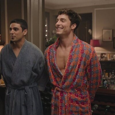 Rish Shah y Benito Skinner en 1x04 titulado 'Aplausos' de 'Impostura'