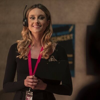 Mary Beth Barone en 1x04 titulado 'Aplausos' de 'Impostura'