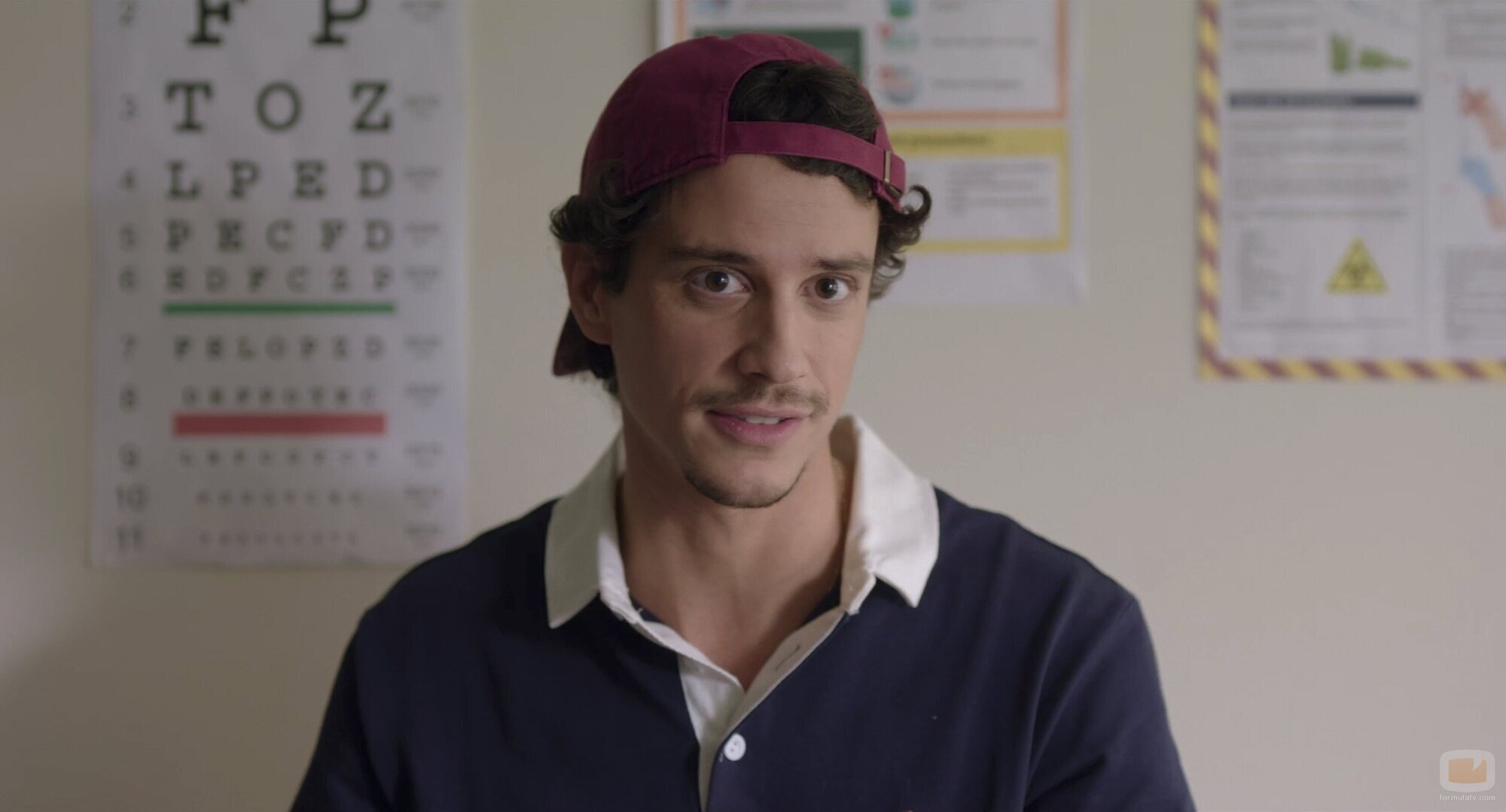 Adam DiMarco en Capítulo 6 titulado 'Al borde del éxito' de 'Impostura'