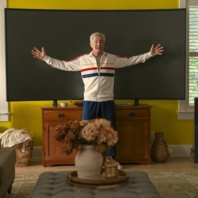 Kyle MacLachlan en 1x07 'Bienvenidos al desfile negro' de 'Impostura'