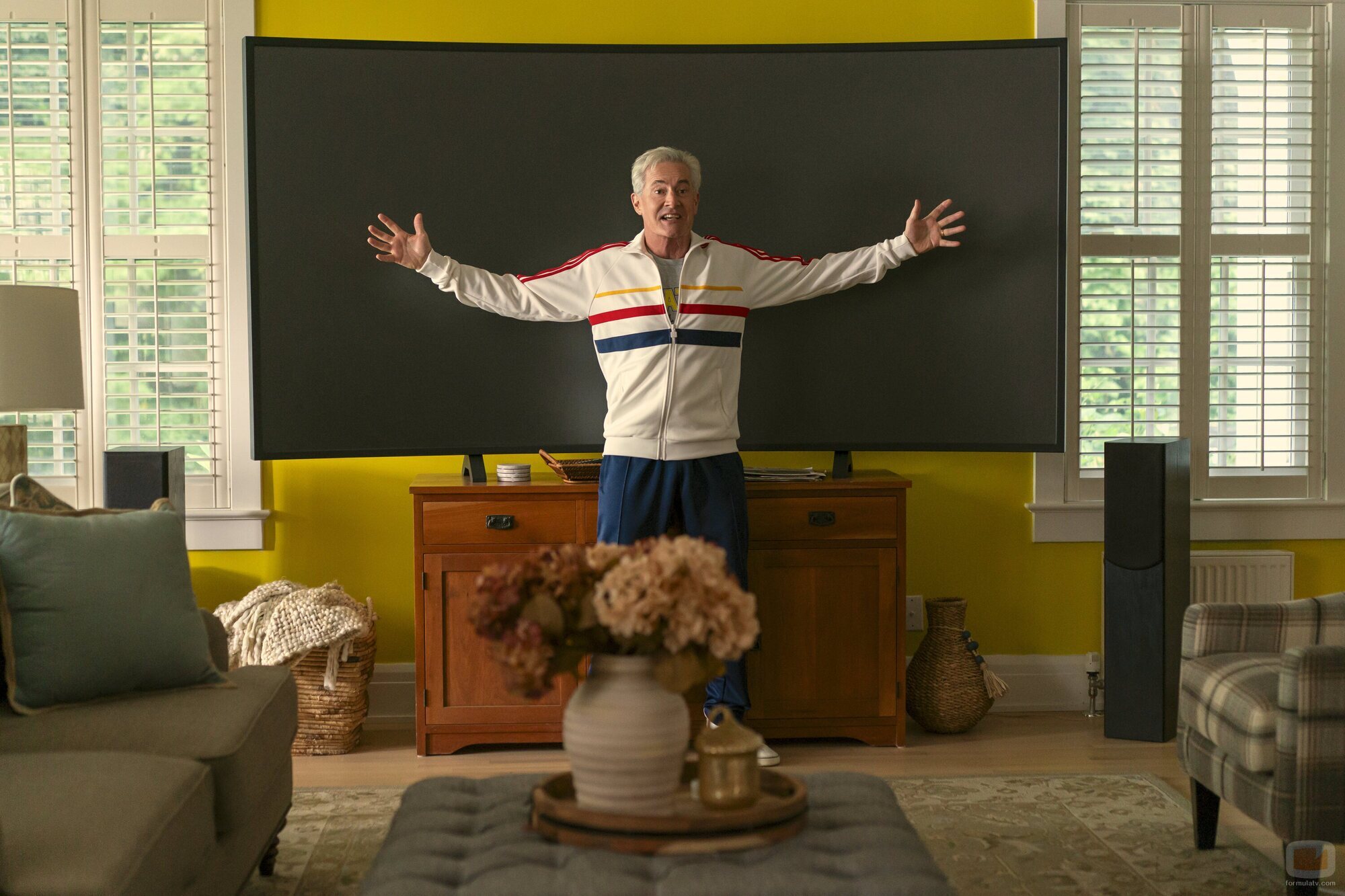 Kyle MacLachlan en 1x07 'Bienvenidos al desfile negro' de 'Impostura'