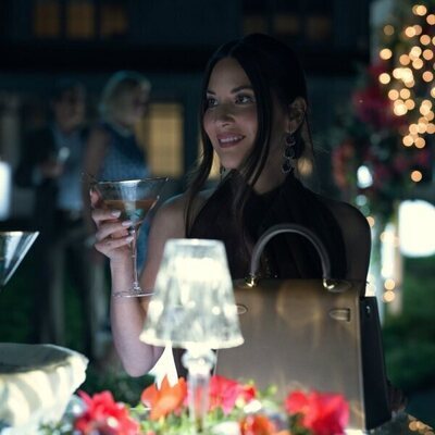 Olivia Munn en el 1x04 de 'Vicios ocultos'