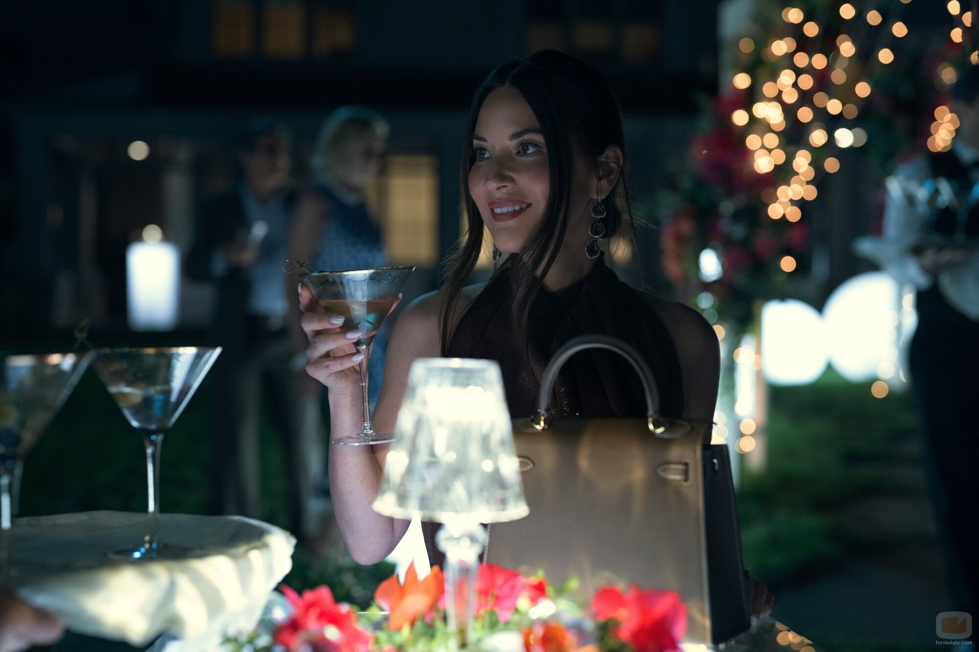 Olivia Munn en el 1x04 de 'Vicios ocultos'