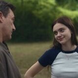Jon Hamm y Isabel Gravitt en 'Las cosas que perdiste en el camino' de 'Your Friends and Neighbors'