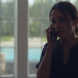 Aimee Carrero en Capítulo 6 titulado 'Las cosas que perdiste en el camino' de 'Vicios ocultos'