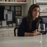 Amanda Peet en el 1x06 de 'Vicios ocultos'