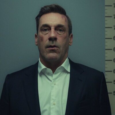 Jon Hamm en 1x07 titulado 'La primera cosa sincera' de 'Vicios ocultos'