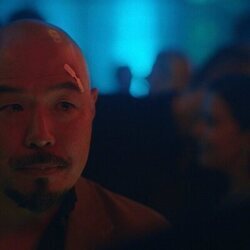 Hoon Lee en 1x08 '¿Cuándo nos convertimos en esto?' de 'Vicios ocultos'