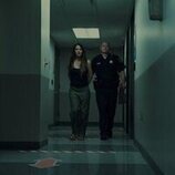 Olivia Munn en 'Todo se vuelve simbólico e irónico' de 'Vicios ocultos'