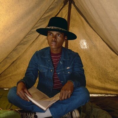 Jahi Di'Allo Winston en Capítulo 5 titulado 'Realidades, figuras y fallas paternas' de 'Government Cheese'
