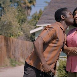 David Oyelowo y Simone Missick en Capítulo 5 titulado 'Realidades, figuras y fallas paternas' de 'Government Cheese'