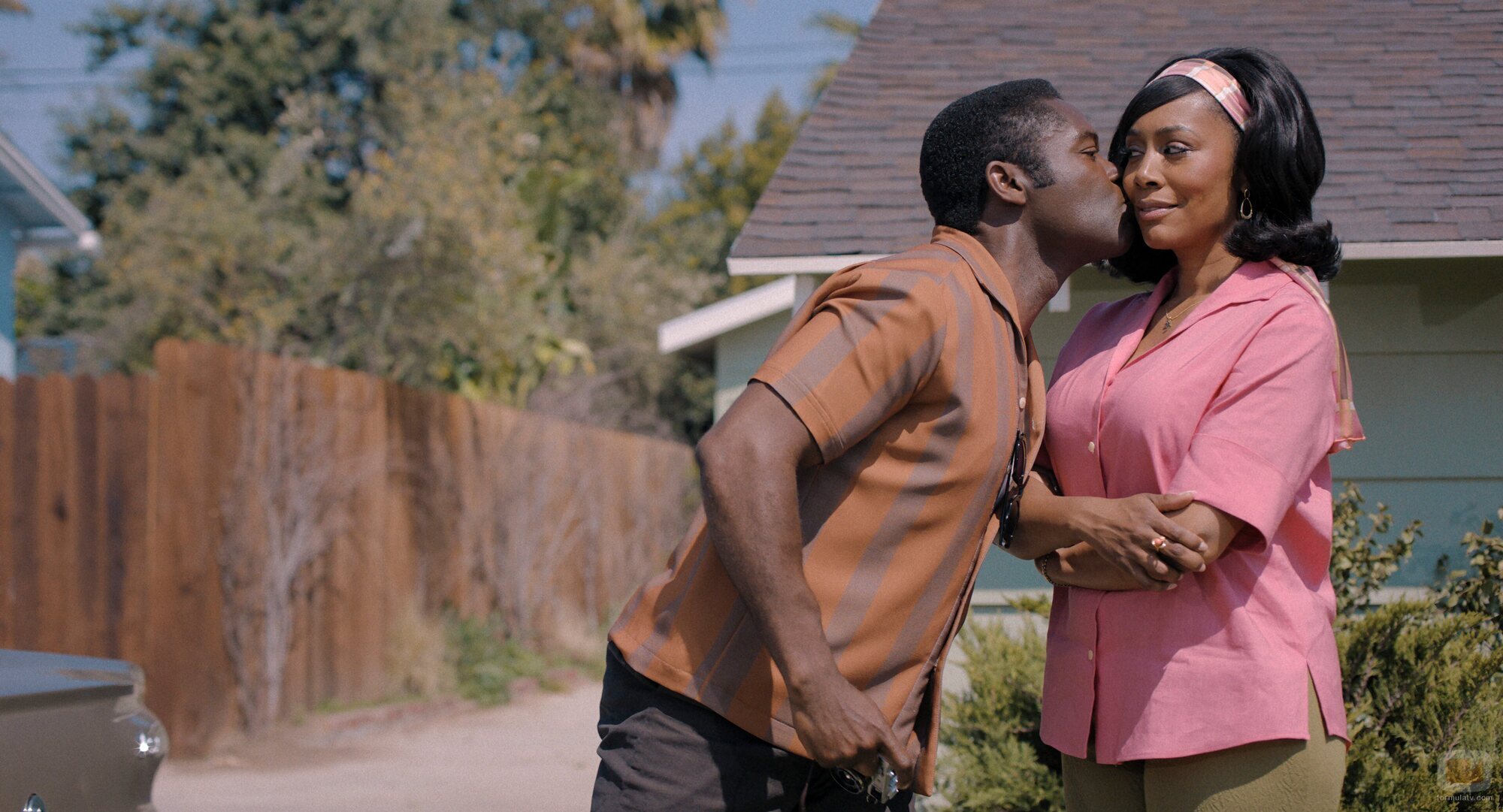 David Oyelowo y Simone Missick en Capítulo 5 titulado 'Realidades, figuras y fallas paternas' de 'Government Cheese'