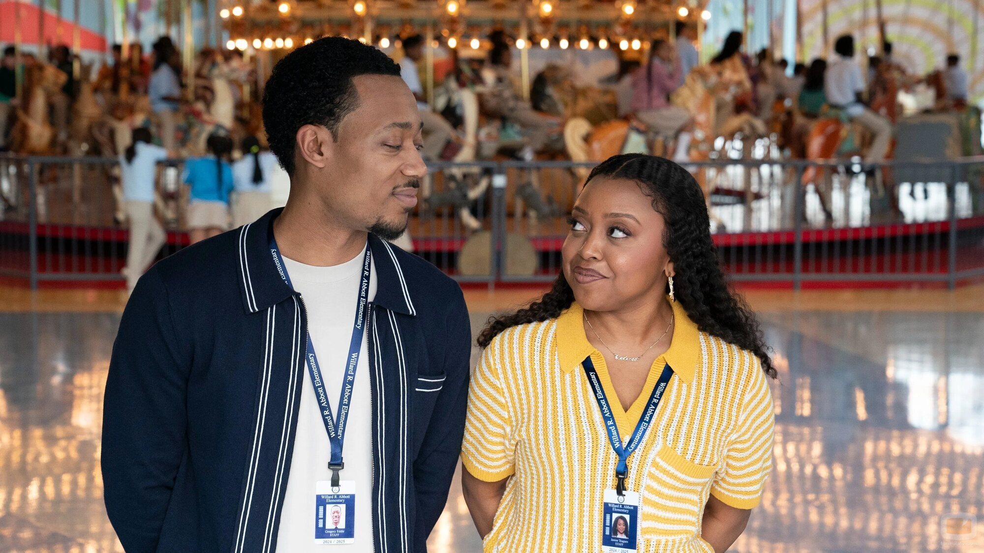 Tyler James Williams y Quinta Brunson en Capítulo 22 titulado 'Museo Por Favor Tocar' de 'Colegio Abbott'