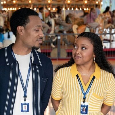 Tyler James Williams y Quinta Brunson en Capítulo 22 titulado 'Museo Por Favor Tocar' de 'Colegio Abbott'
