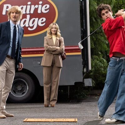 Capítulo 1 titulado 'Piloto' de 'Sticks: cracks del golf'