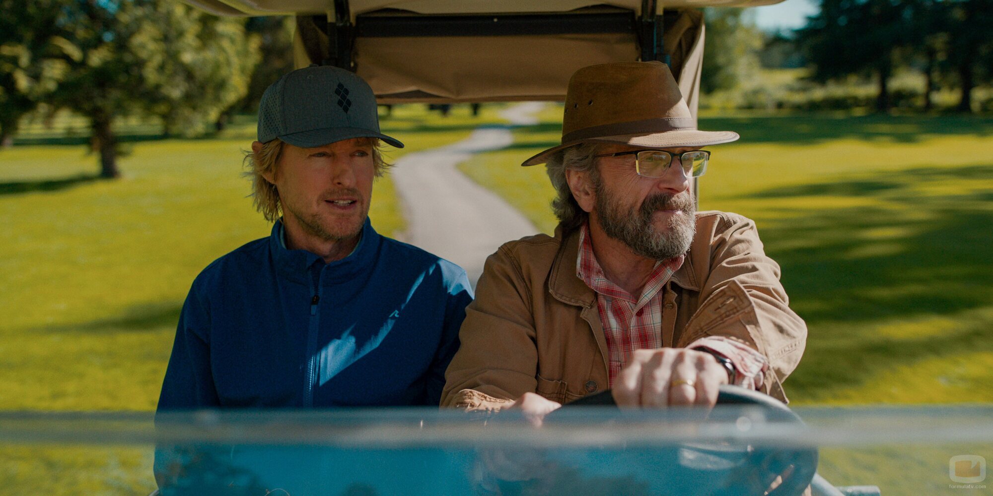 Marc Maron y Owen Wilson en 'Ley Benito Camelo' de 'Sticks: cracks del golf'