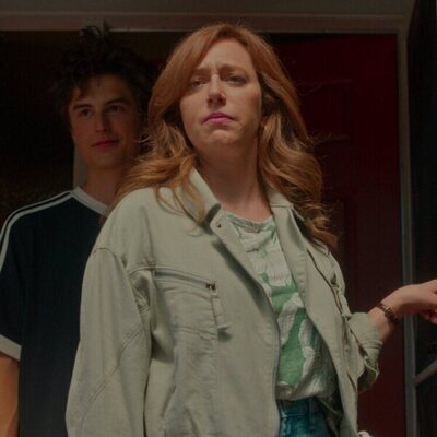 Mariana Treviño y Peter Dager en Capítulo 2 titulado 'Ley Benito Camelo' de 'Sticks: cracks del golf'
