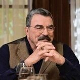 Foto de Tom Selleck en el 13x01 de 'Familia de policías'