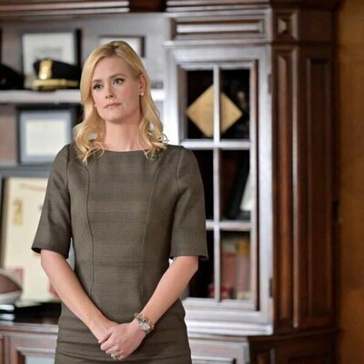 Abigail Hawk en el 13x02 de 'Blue Bloods'