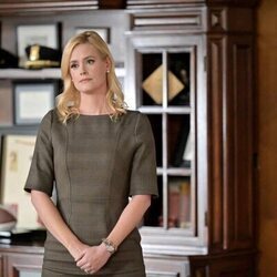 Abigail Hawk en el 13x02 de 'Blue Bloods'