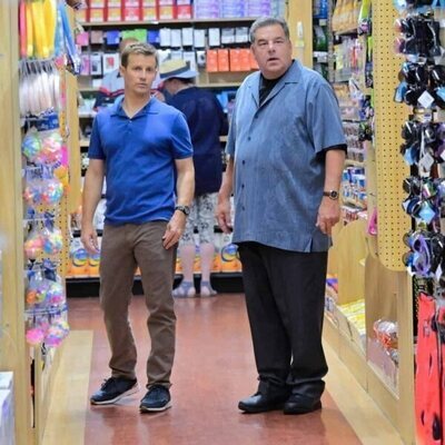 Will Estes y Steve Schirripa en el 13x03 de 'Familia de policías'
