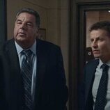 Will Estes y Steve Schirripa en 13x03 'Ignorado' de 'Blue Bloods'