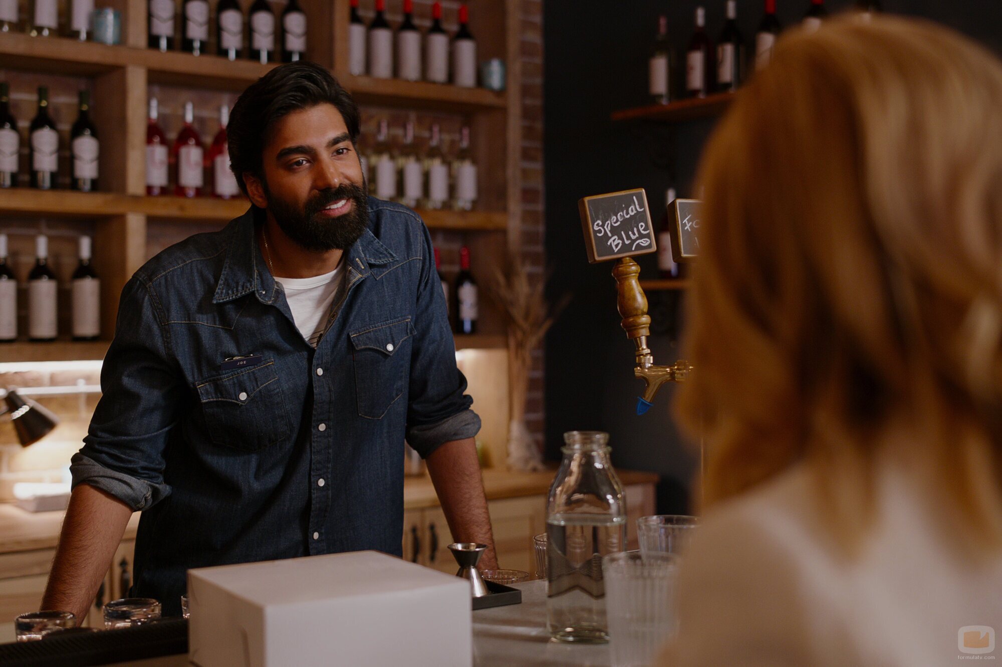 Raymond Ablack en el 1x04 de 'Ginny y Georgia'