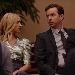 Brianne Howey y Dan Beirne en el 1x04 de 'Ginny & Georgia'