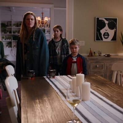 Antonia Gentry y Diesel La Torraca en 1x06 titulado 'Estoy depre' de 'Ginny y Georgia'
