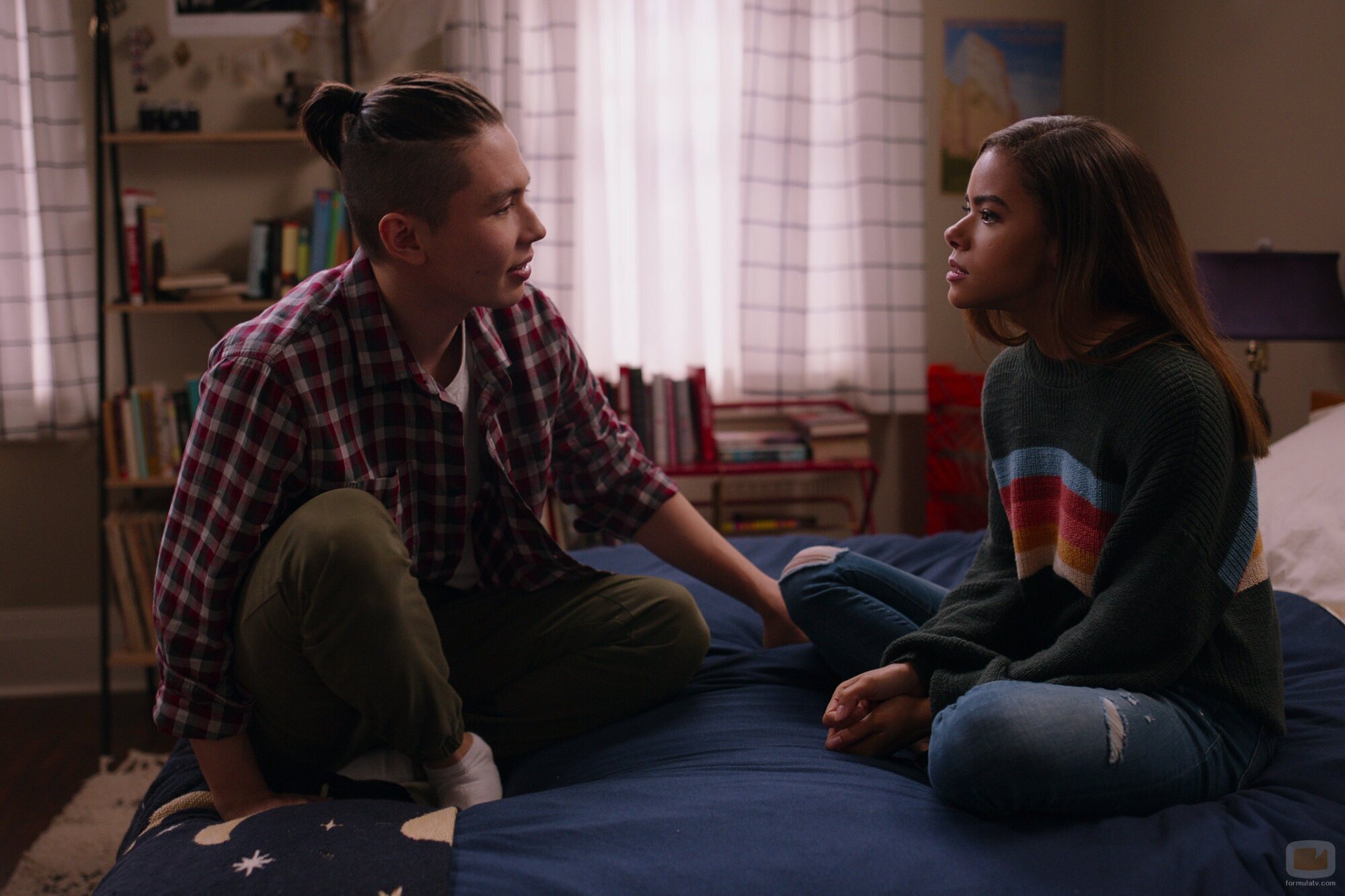 Antonia Gentry y Mason Temple en el 1x08 de 'Ginny y Georgia'