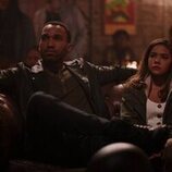 Nathan Mitchell y Antonia Gentry en 1x08 titulado 'Tomas una, luego otra' de 'Ginny y Georgia'