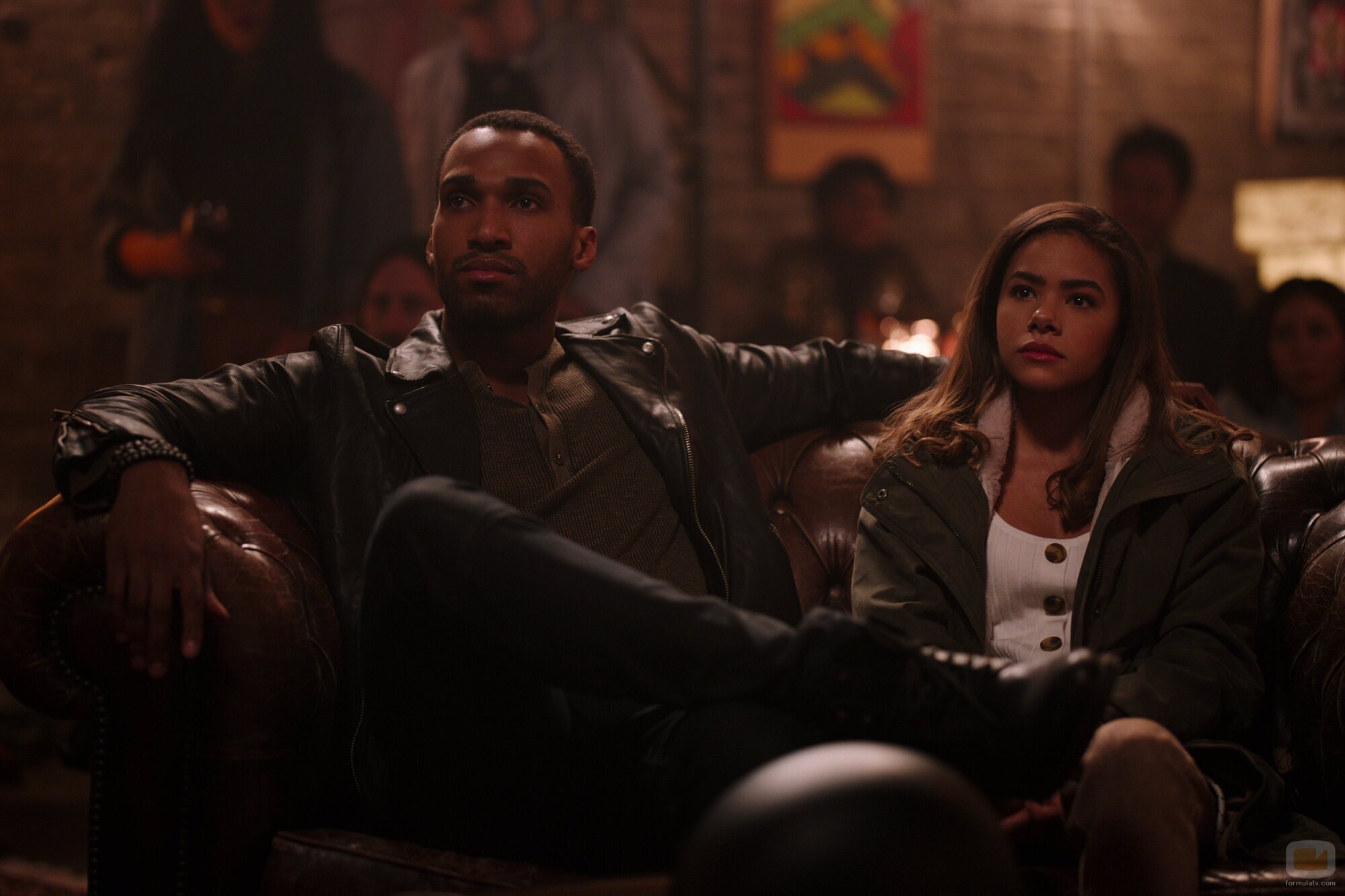 Nathan Mitchell y Antonia Gentry en 1x08 titulado 'Tomas una, luego otra' de 'Ginny y Georgia'