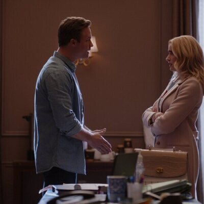 Brianne Howey y Scott Porter en 1x09 'Los sentimientos son difíciles' de 'Ginny y Georgia'