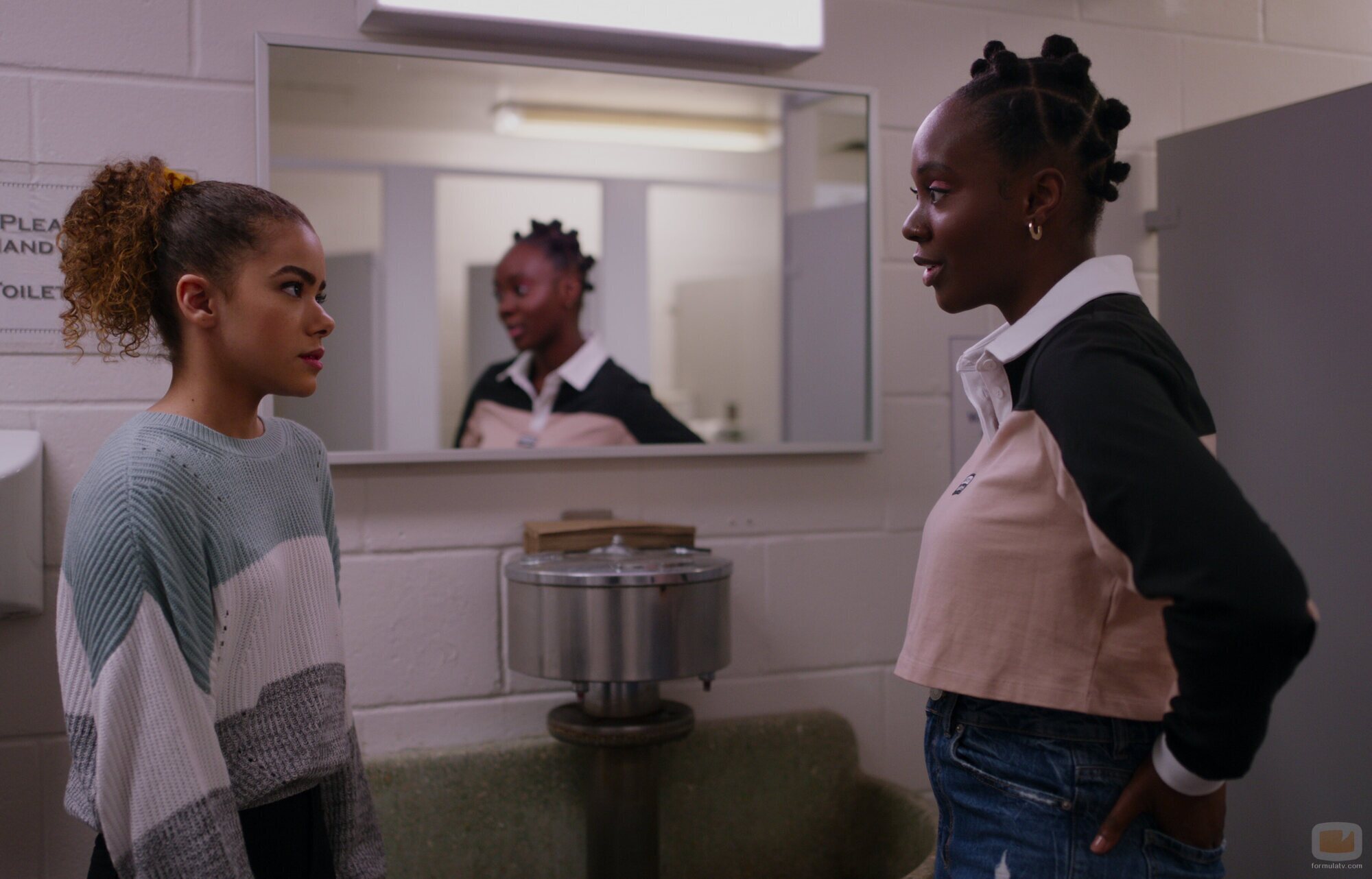 Antonia Gentry y Tameka Griffiths en 1x10 titulado 'La mayor traición desde Caín y Abel' de 'Ginny y Georgia'