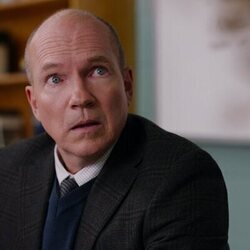 Jonathan Potts en 1x10 'La mayor traición desde Caín y Abel' de 'Ginny y Georgia'