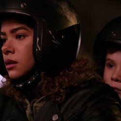 Antonia Gentry y Diesel La Torraca en 1x10 'La mayor traición desde Caín y Abel' de 'Ginny y Georgia'